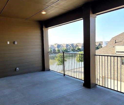 3rd image of 2405 Merriweather Ln