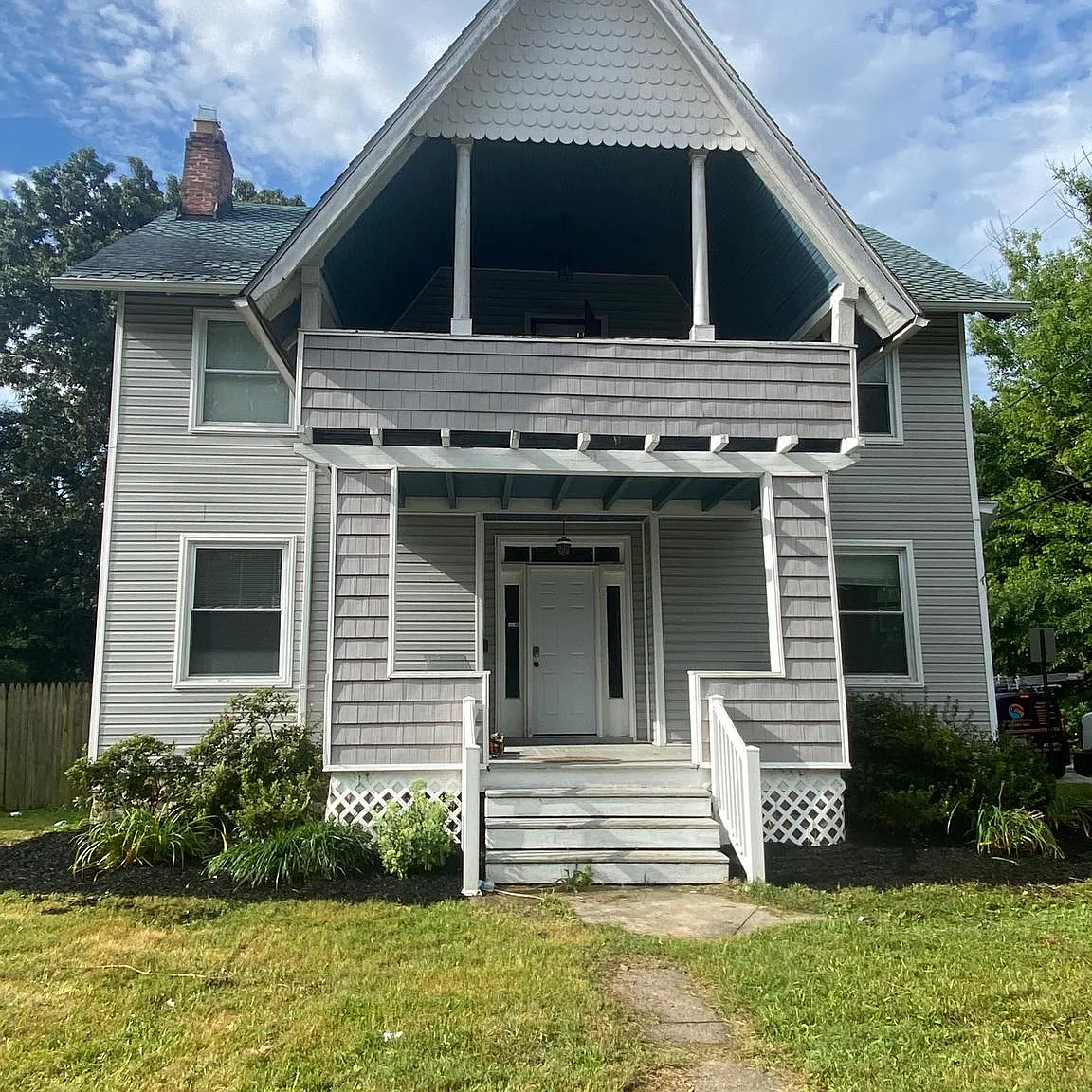 5 bed, 2326 sqft, $3,000 — Photo 1