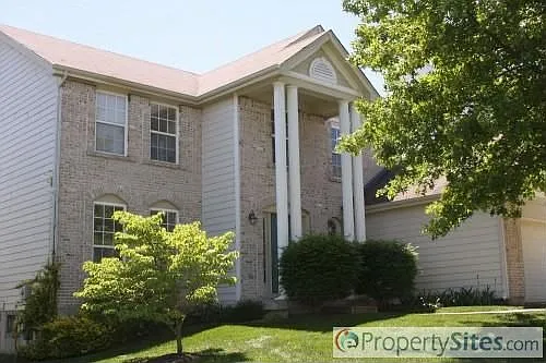 2551 Hickory Manor Dr photo 1