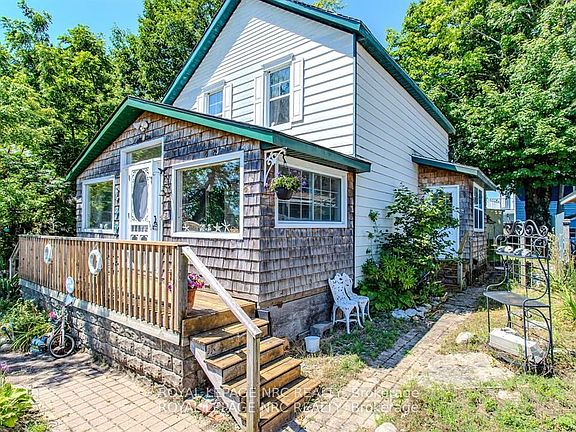 3rd image of 3840 Terrace Ln