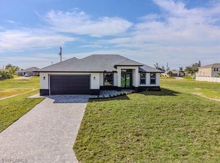 1716 NE 7th Place Cpe, Coral, FL 33909