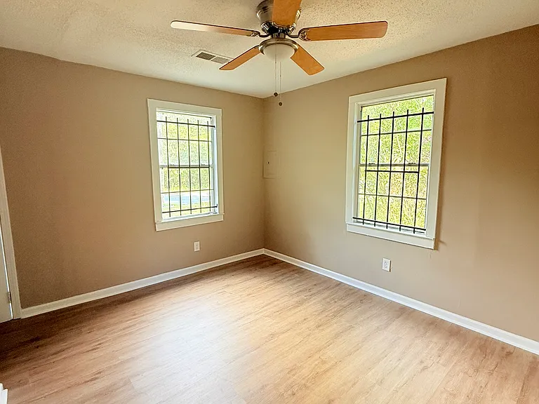 931 Calvin Rd — Photo 7