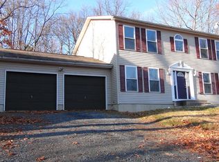 2153 Cramer Rd, Bushkill, PA 18324