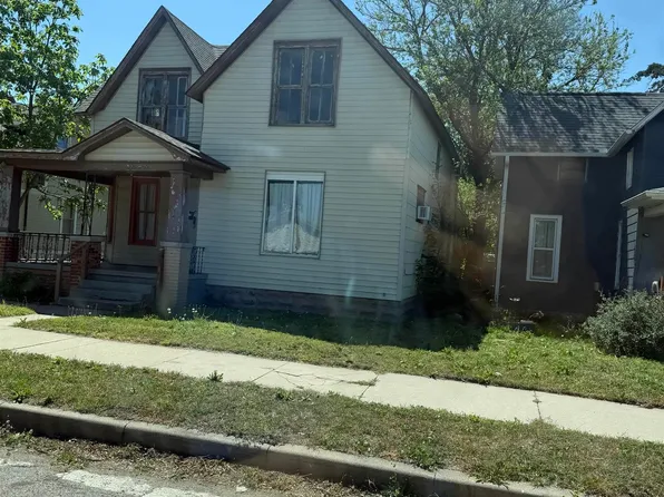 213 W 9th Ave, Hutchinson, KS 67501