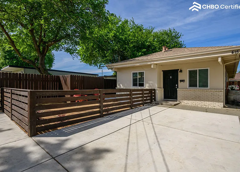 415 Baker St — Photo 2