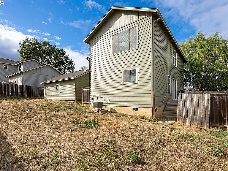 149 NE Plum Ridge Dr — Photo 21