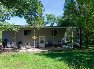 18053 Kaune Ln, Dubuque, IA 52002