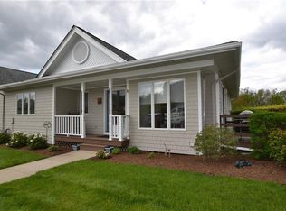 303 Windridge Ln, Bristol, RI 02809