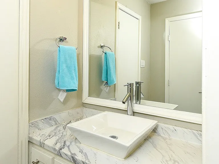 Upgraded Primary Bathroom