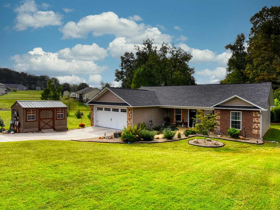 1st image of 819 Quiet Oaks Way