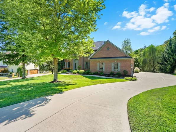 8217 Wycliffe Dr, Cincinnati, OH 45244