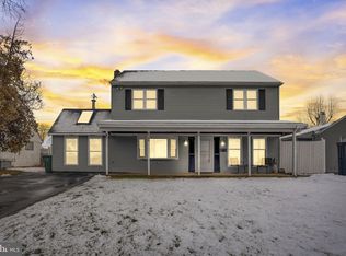 64 Indigo Rd, Levittown, PA 19057