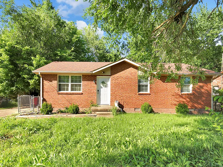 623 Lafayette Rd — Photo 9