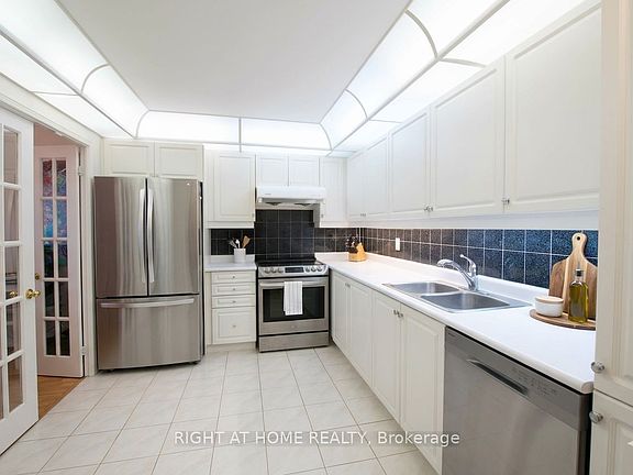 4th image of 168 Bonis Ave #2106