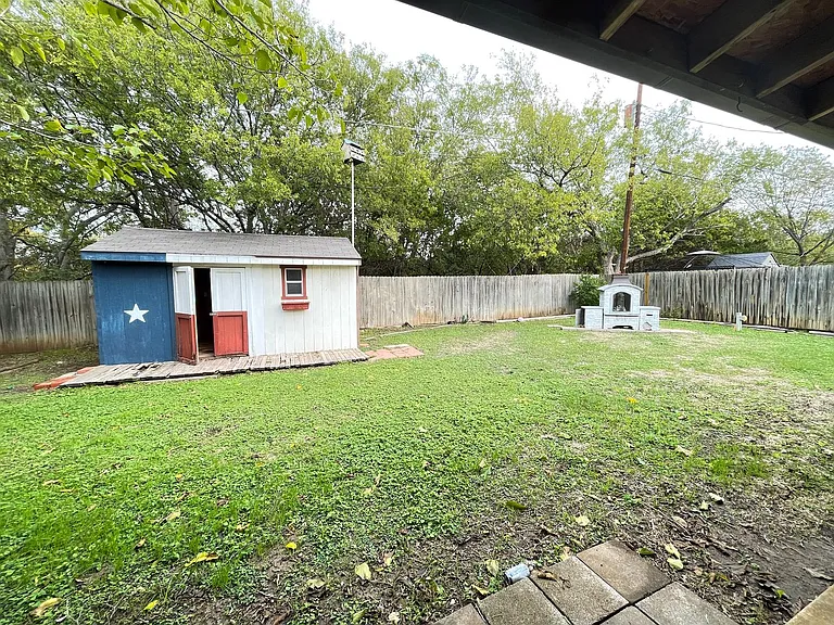 1409 Farhills Dr — Photo 19