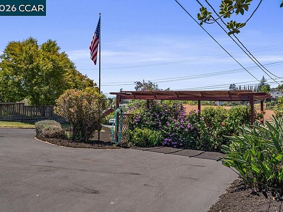 4th image of 17786 Parker Rd