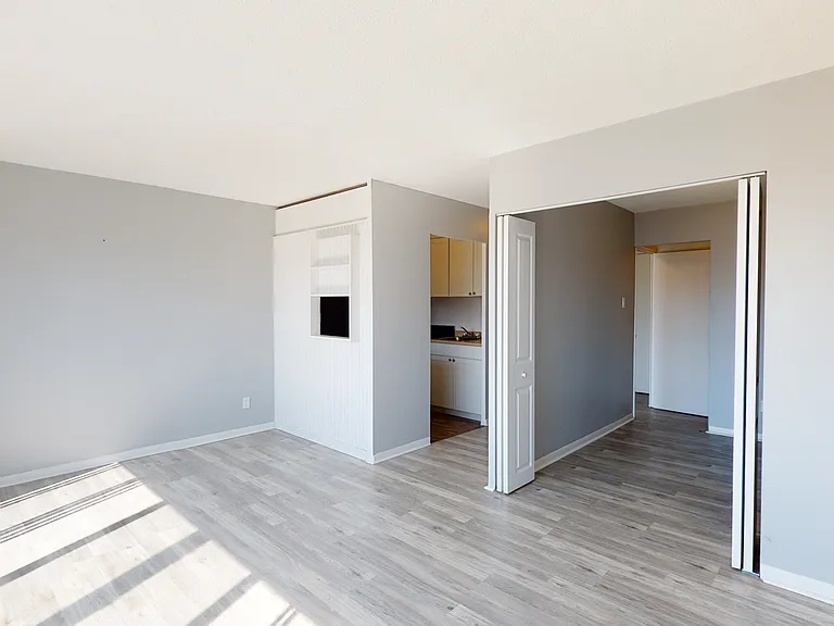 371 Gilmour St — Photo 2