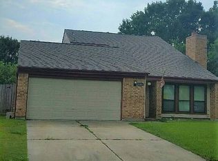 15802 Pipers View Dr, Webster, TX 77598