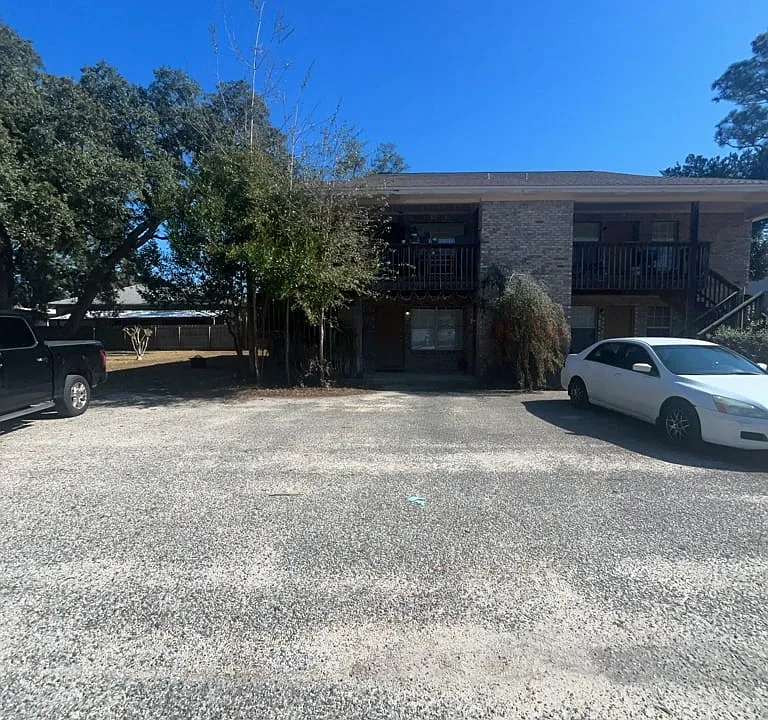 915 Canopy Ln #3