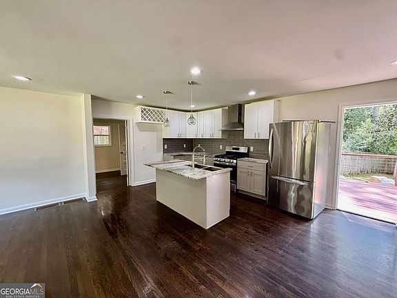 5th image of 2241 Colleen Ct