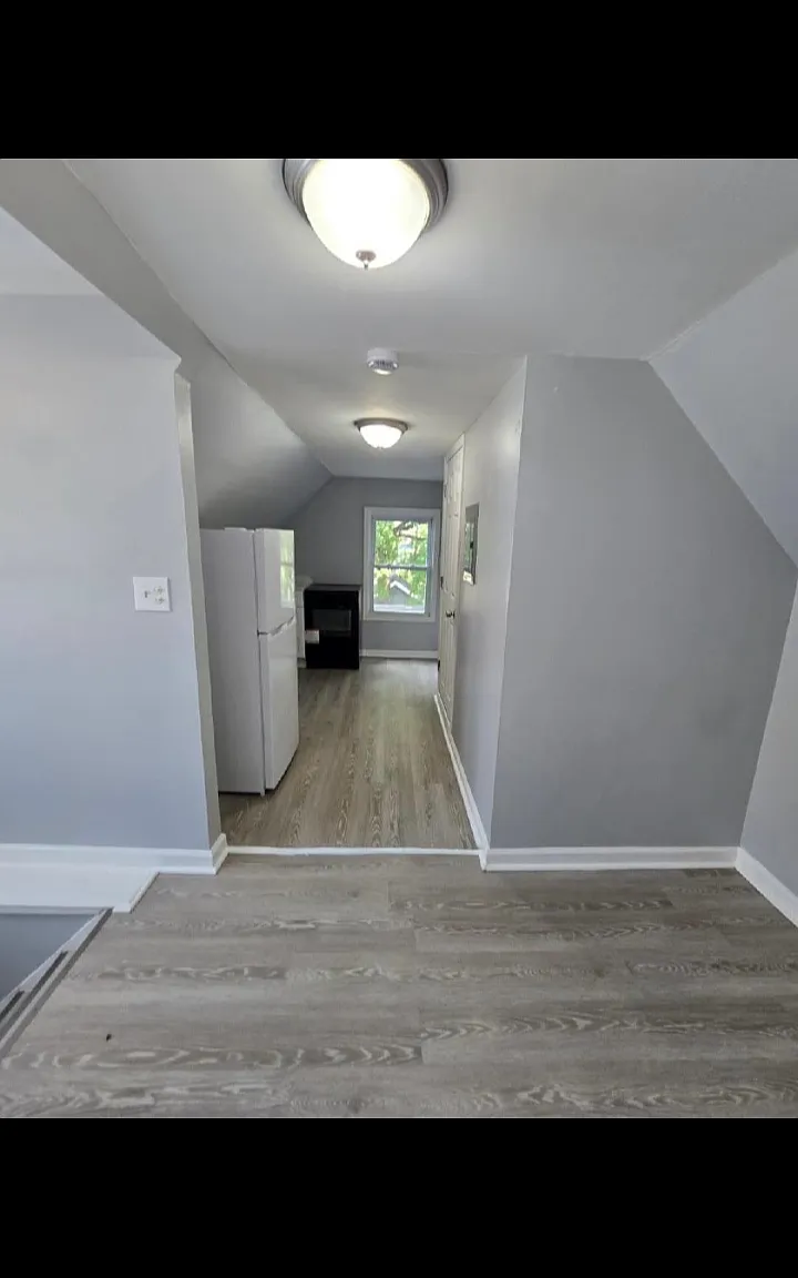 1 bed, $1,300 — Photo 4