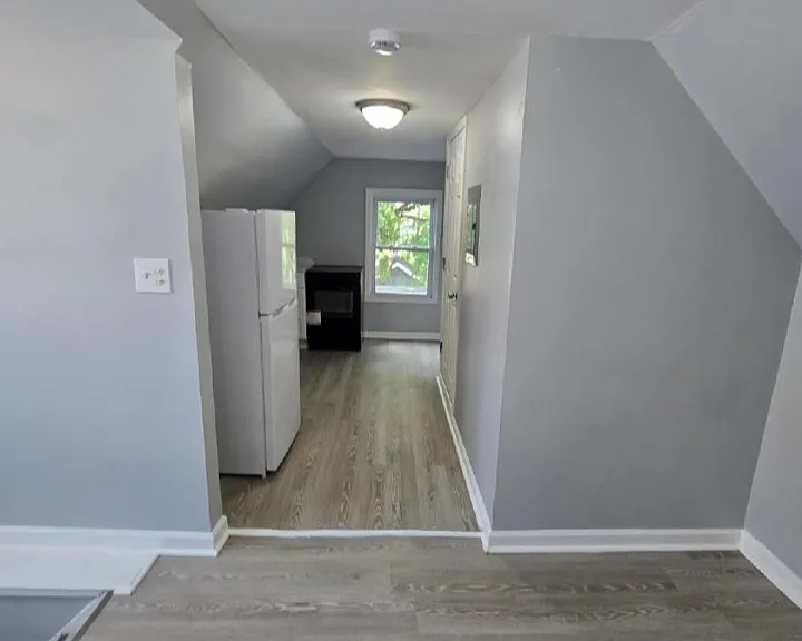 246 Leslie St #3L — Photo 4