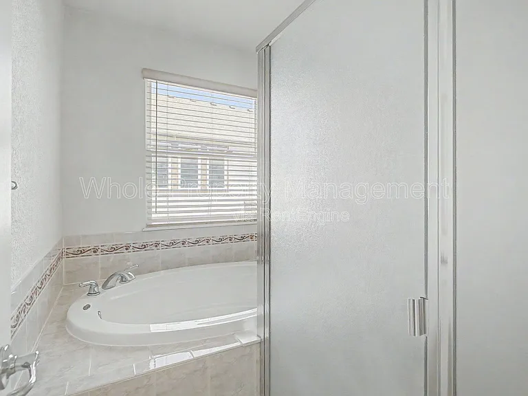11081 Independence Cir W — Photo 29