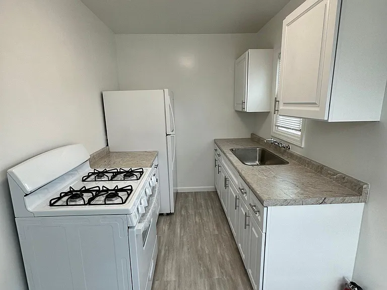122 Elm Ave #12 — Photo 7