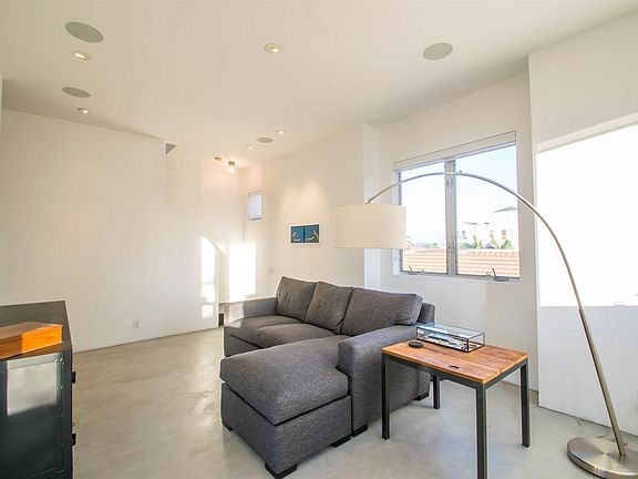 5th image of 1251 Colton St
