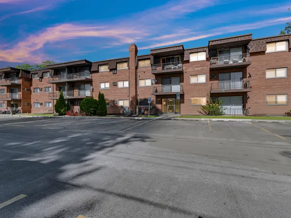 18555 Hickory Ct APT 24, Lansing, IL 60438