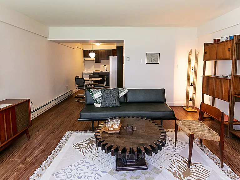 Parker House — Photo 2
