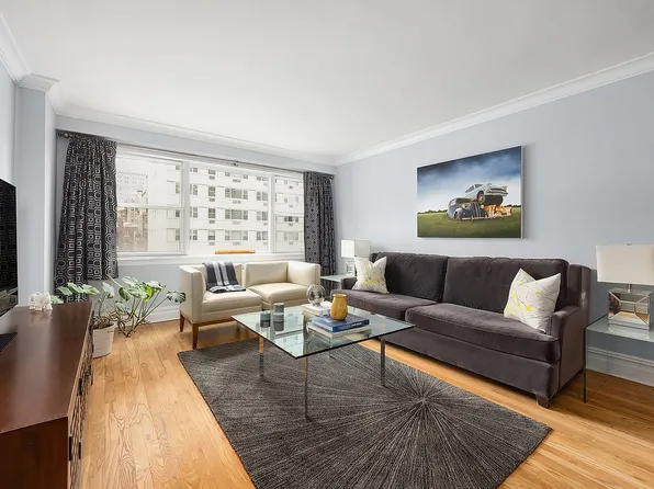 101 W 12th St APT 8N, New York, NY 10011