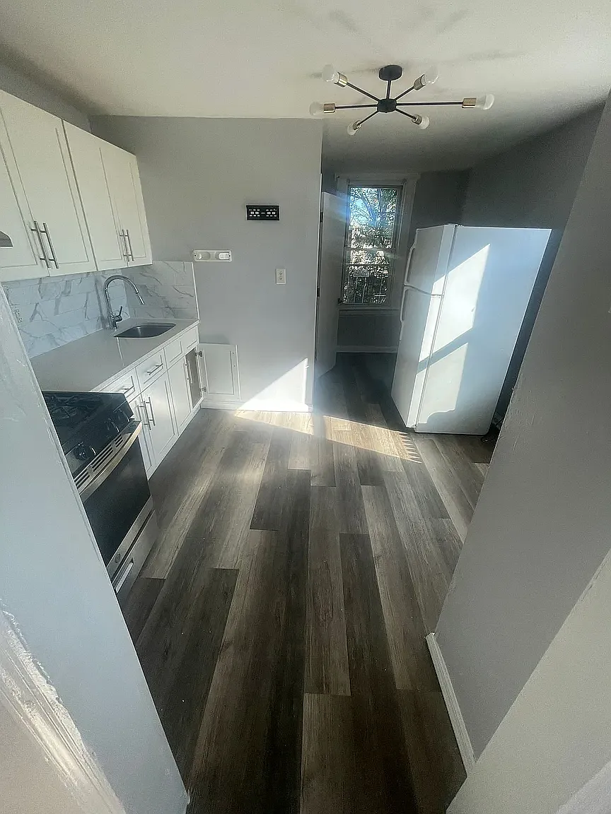 2 bed, 800 sqft, $2,099 — Photo 2