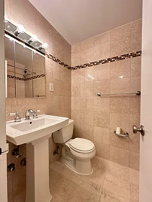 Rented by Bond New York | media 9