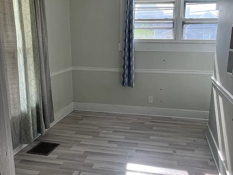 500 Montana Ave — Photo 6