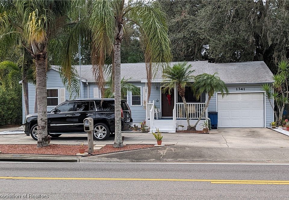 1st image of 1341 Lakeview Dr