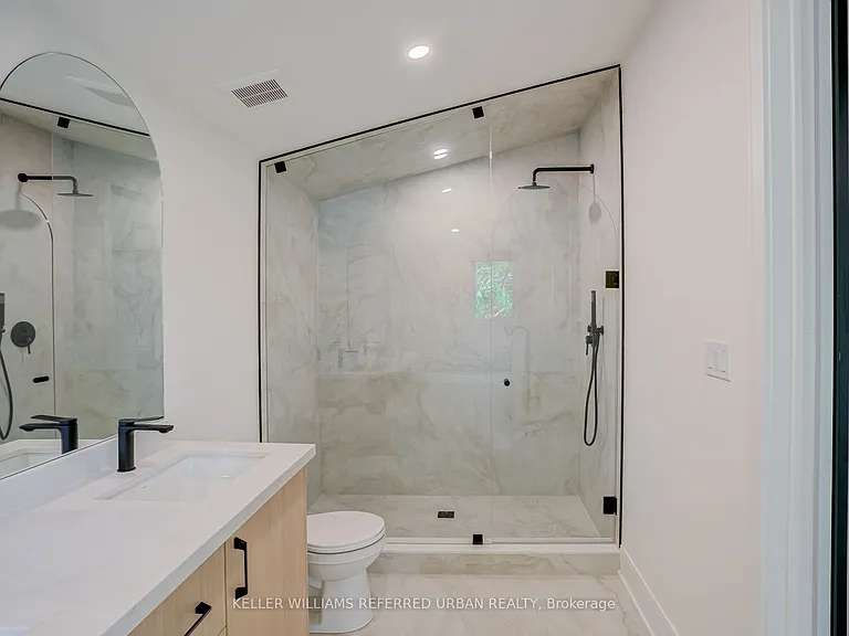 39 Wesley Ave — Photo 25