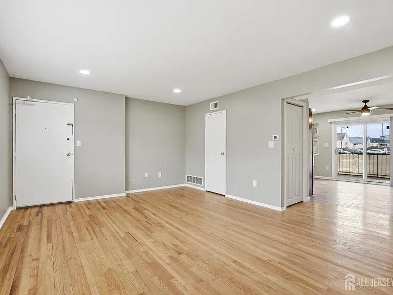 160 Evergreen Rd #14A — Photo 8