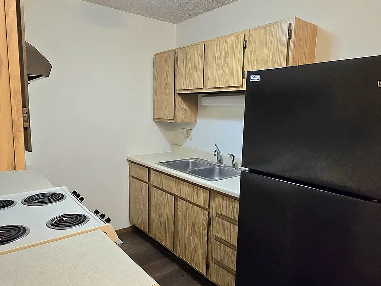 410 N Fisher St #8 — Photo 5