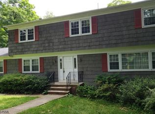 565 Kiowa Dr, Franklin Lakes, NJ 07417