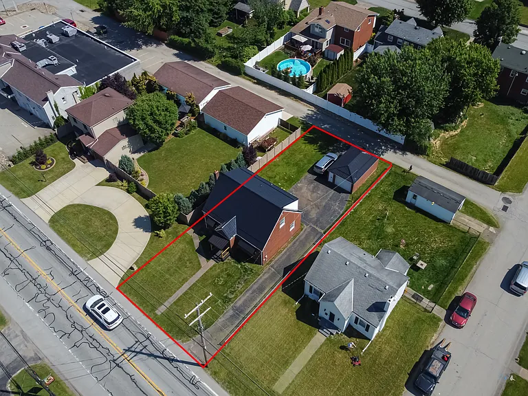 1323 Lincoln Way — Photo 35