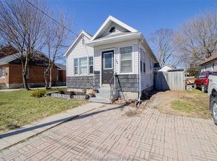 35 Alexandra Ave, Chatham Kent, ON N7M 1X9