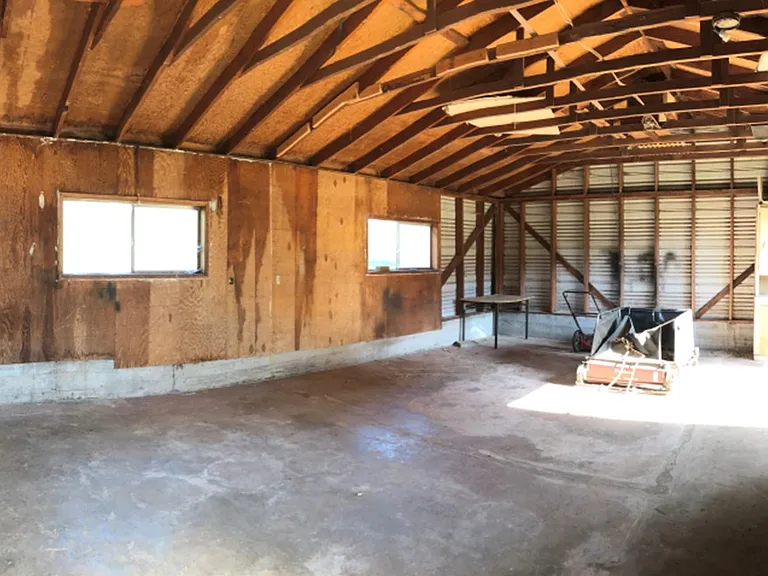 Inside optional 20x40 workshop - may be available for additional rent by separate written agreement.