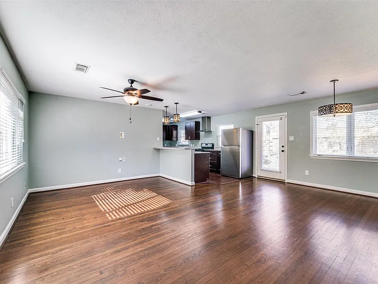 4502 Brookwoods Dr — Photo 4