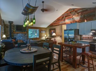 21460 E Glacier Ct, Rhododendron, OR 97049