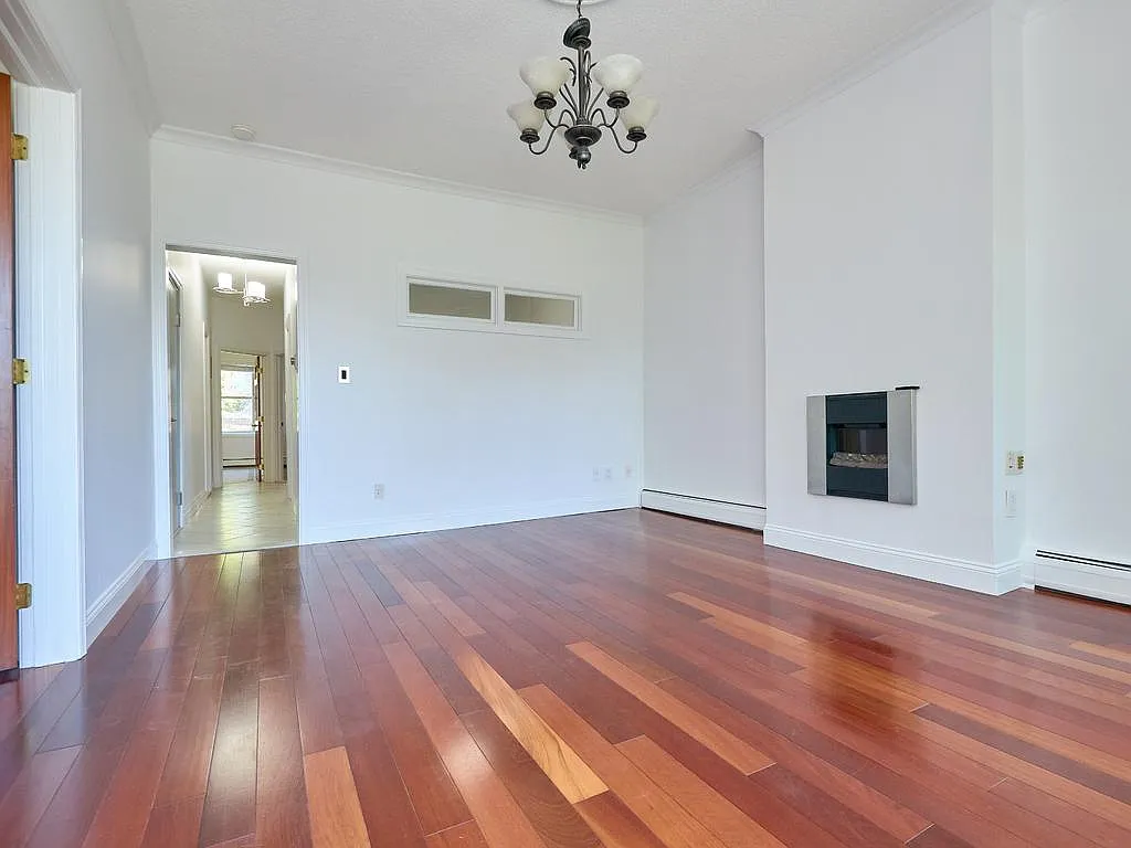 2 bed, 1000 sqft, $3,500 — Photo 2