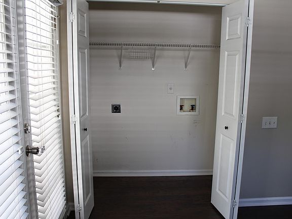 4th image of 4859 Habersham Ln
