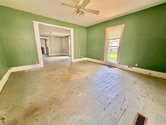 2nd image of 309 W Steammill St