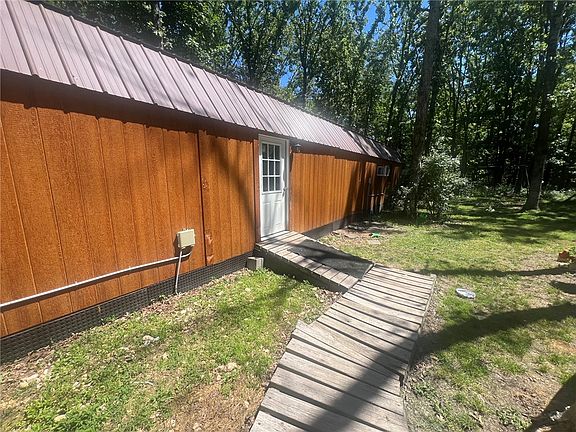 3rd image of 473803 E 611th Rd