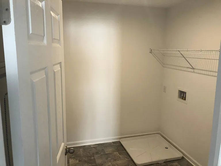 2585 Sheek Rd — Photo 13